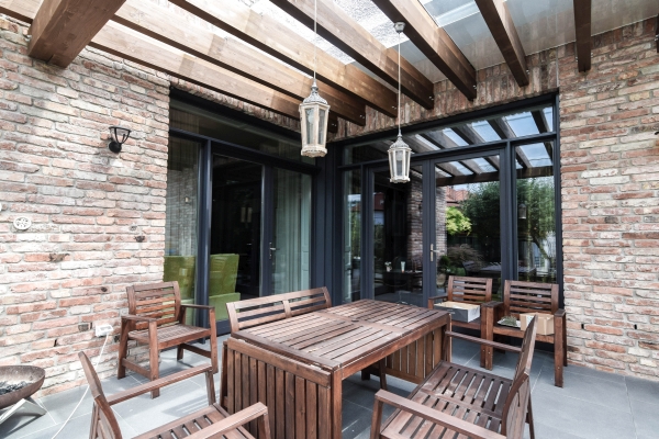 Uşi din lemn pentru terasă