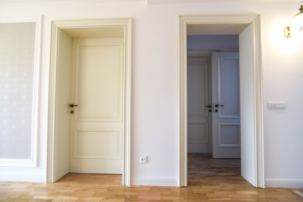 Uşi de interior din lemn