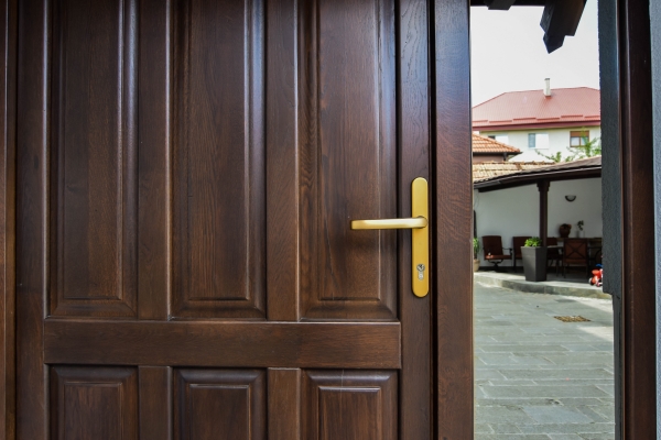 Uşi de exterior lemn